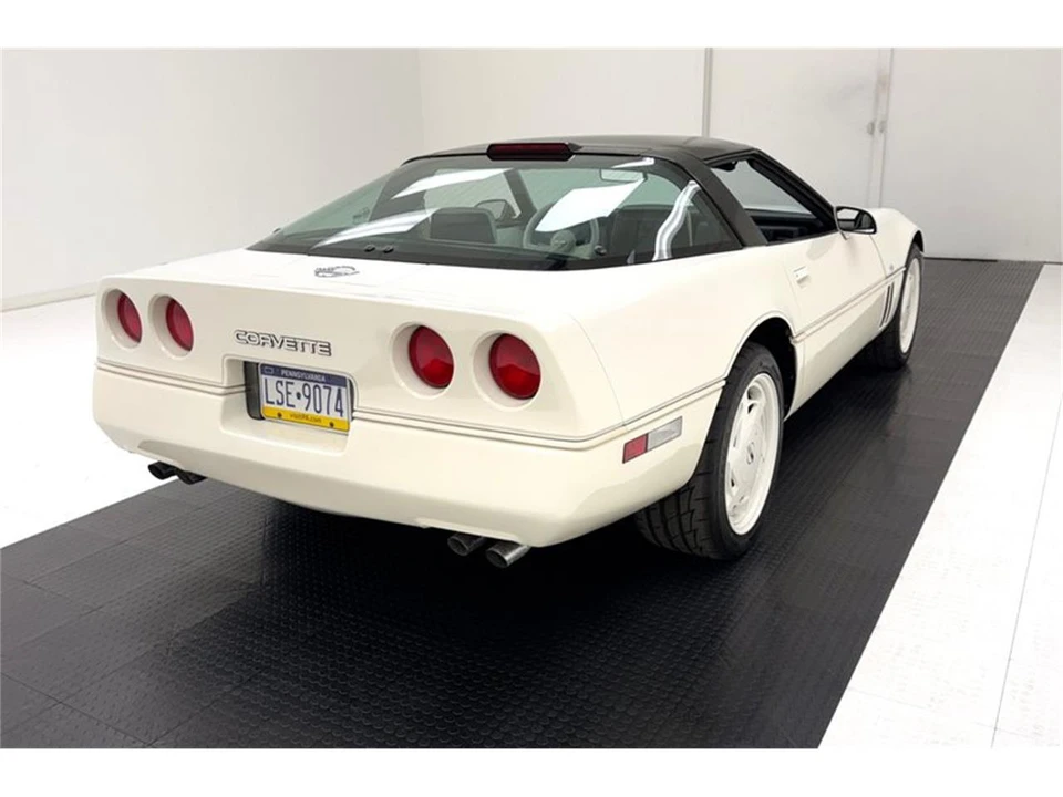 1988 Chevrolet Corvette C4 - Image 8 of 31