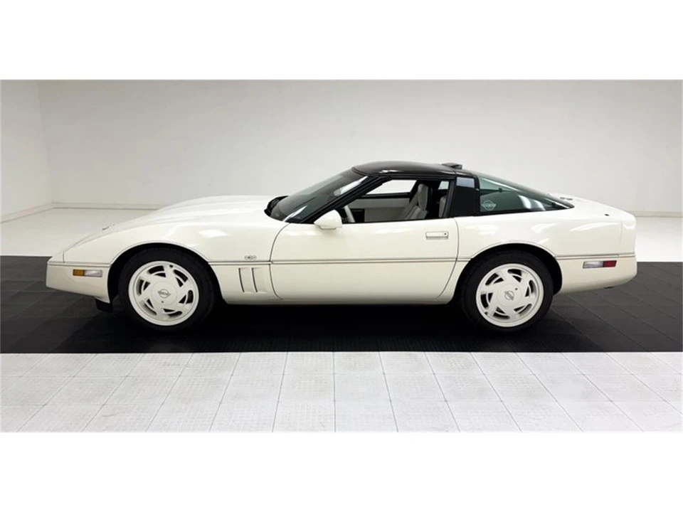 1988 Chevrolet Corvette C4 - Image 3 of 31