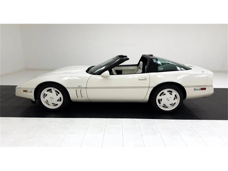 1988 Chevrolet Corvette C4 - Image 4 of 31