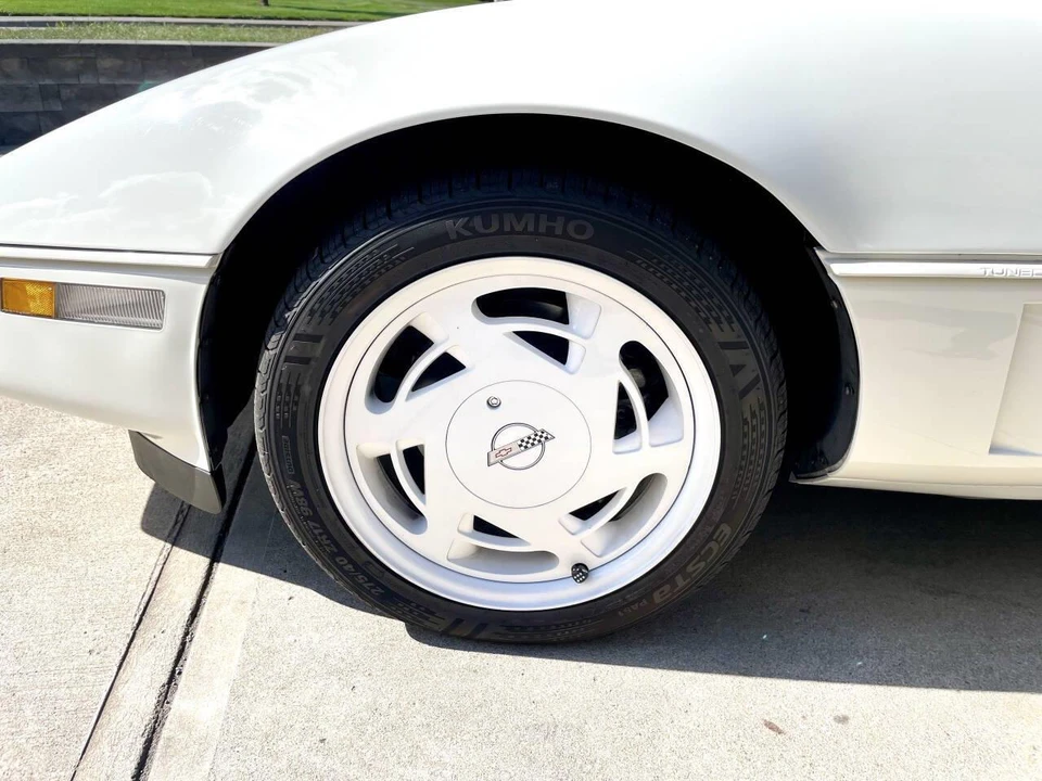 1988 Chevrolet Corvette C4 - Image 13 of 31