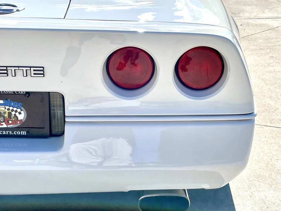 1988 Chevrolet Corvette C4 - Image 18 of 31
