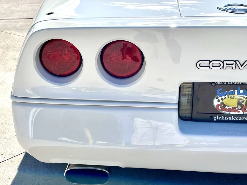 1988 Chevrolet Corvette C4 - Image 16 of 31