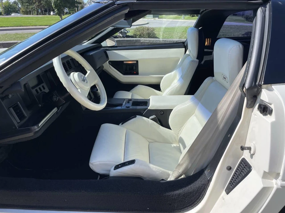 1988 Chevrolet Corvette C4 - Image 24 of 31
