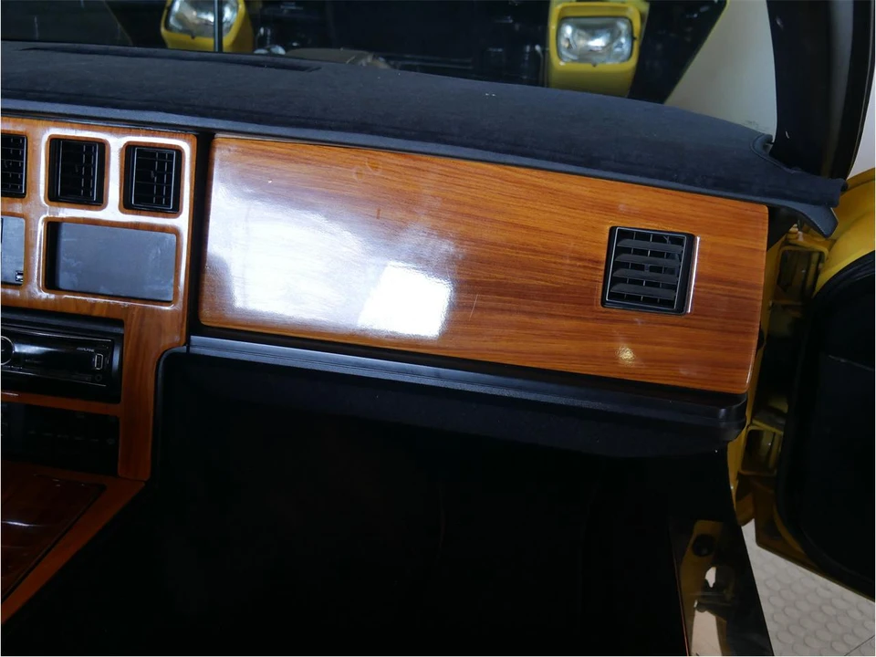 1988 Chevrolet Corvette C4 - Image 25 of 31