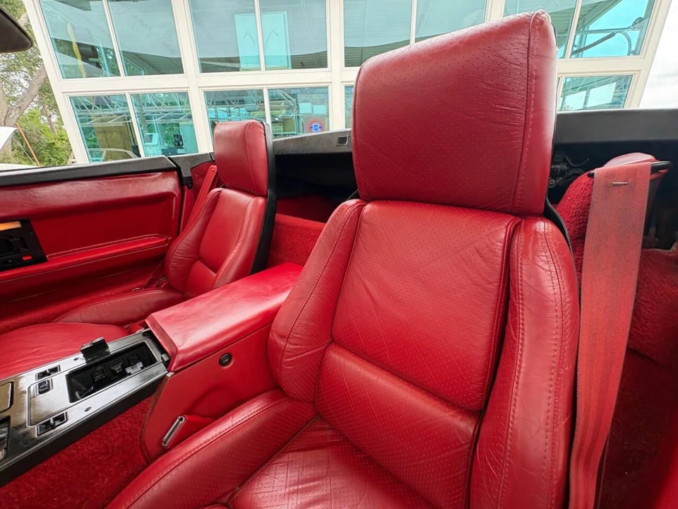 1988 Chevrolet Corvette C4 - Image 27 of 31