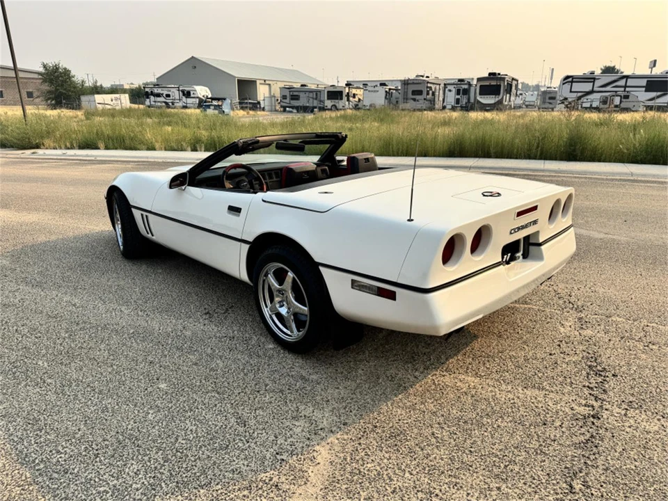 1988 Chevrolet Corvette C4 - Image 15 of 20