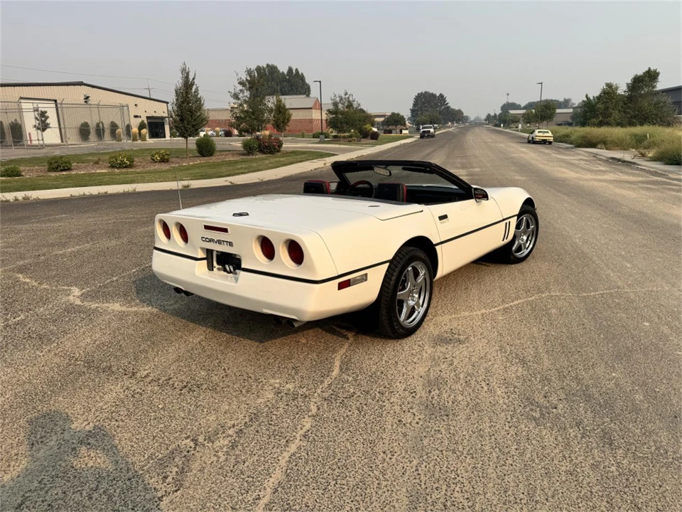 1988 Chevrolet Corvette C4 - Image 17 of 20