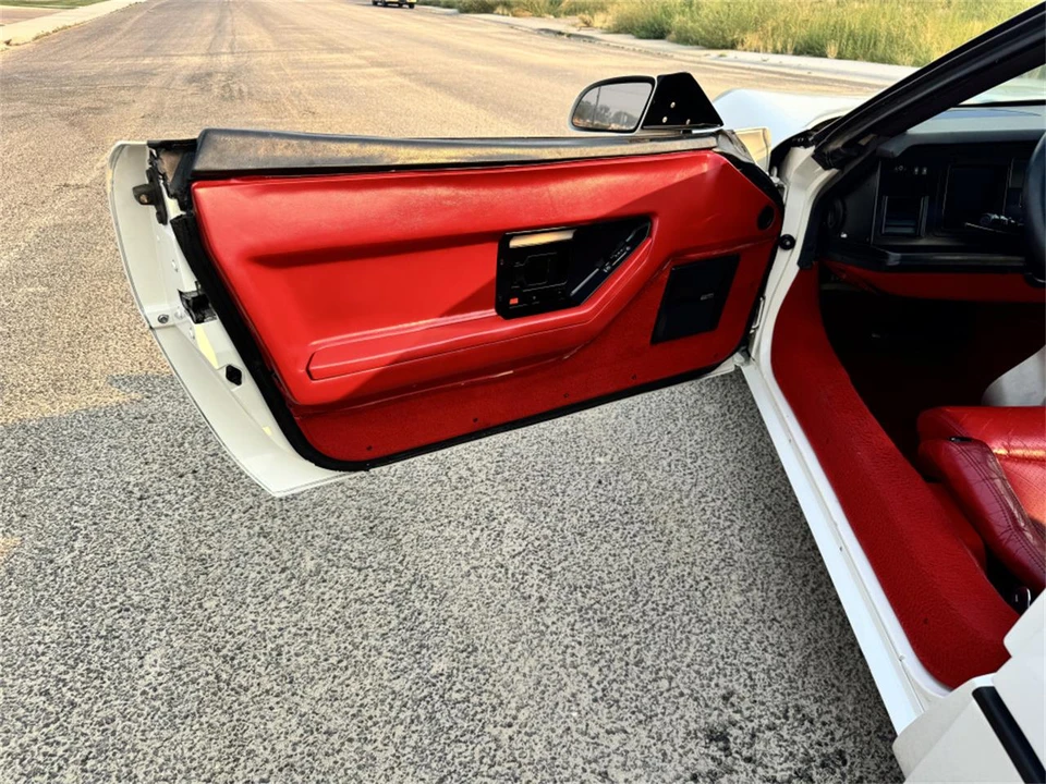 1988 Chevrolet Corvette C4 - Image 19 of 20
