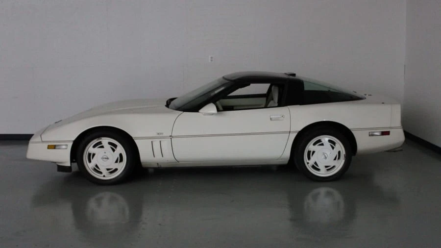 1988 Chevrolet Corvette C4 - Image 2 of 8