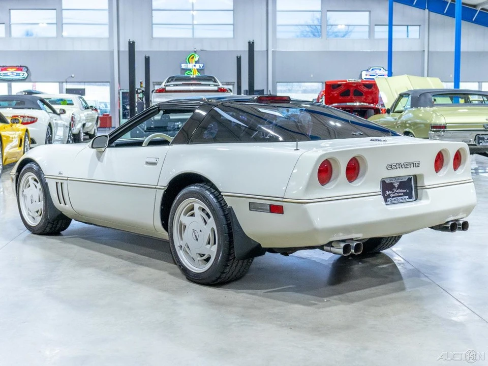 1988 Chevrolet Corvette C4 - Image 14 of 24