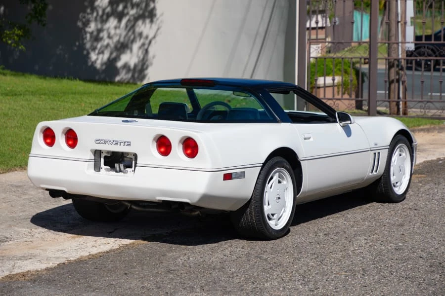1988 Chevrolet Corvette C4 - Image 16 of 29
