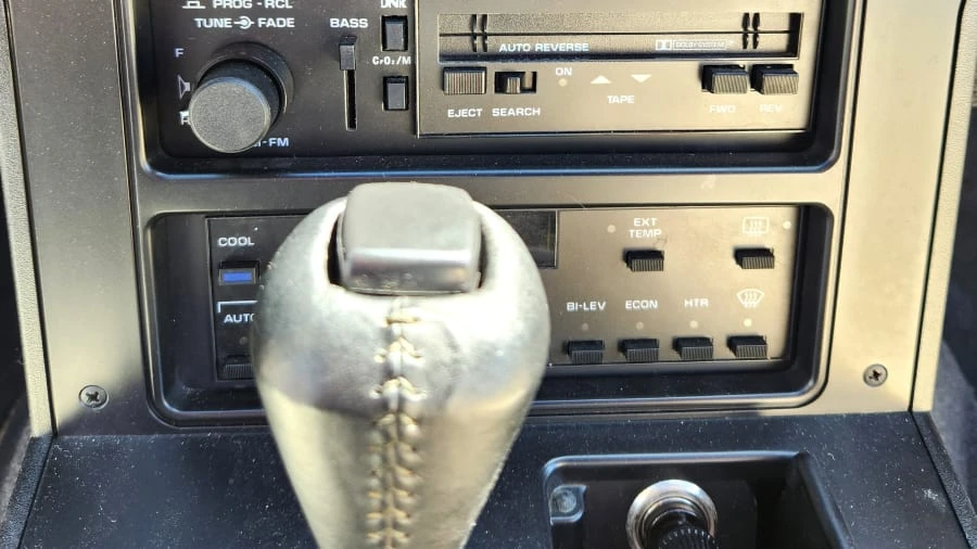 1988 Chevrolet Corvette C4 - Image 16 of 19