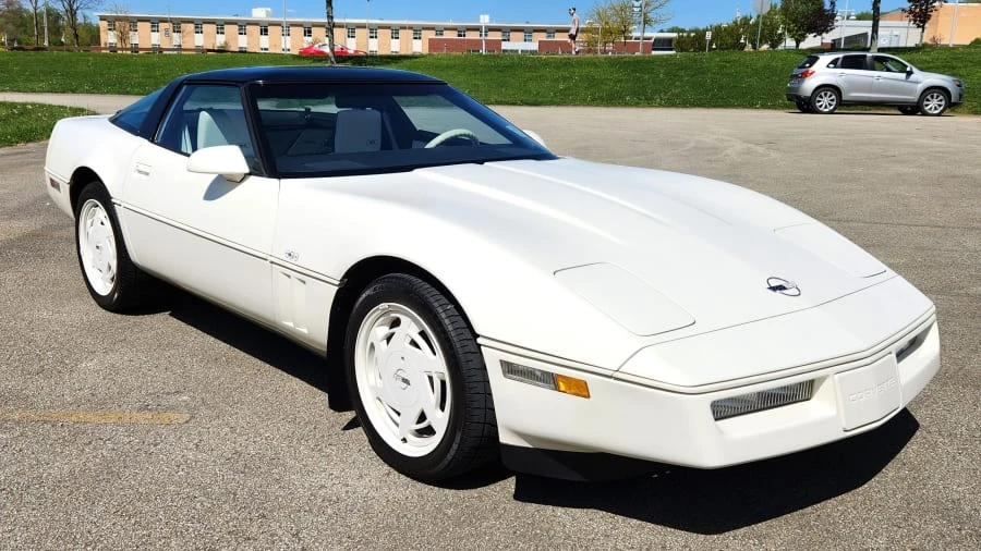 1988 Chevrolet Corvette C4 - Image 6 of 19