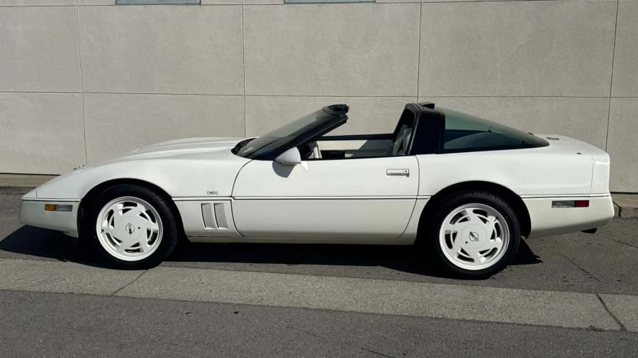1988 Chevrolet Corvette C4 - Image 2 of 23