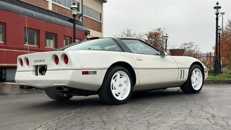 1988 Chevrolet Corvette C4 - Image 3 of 10