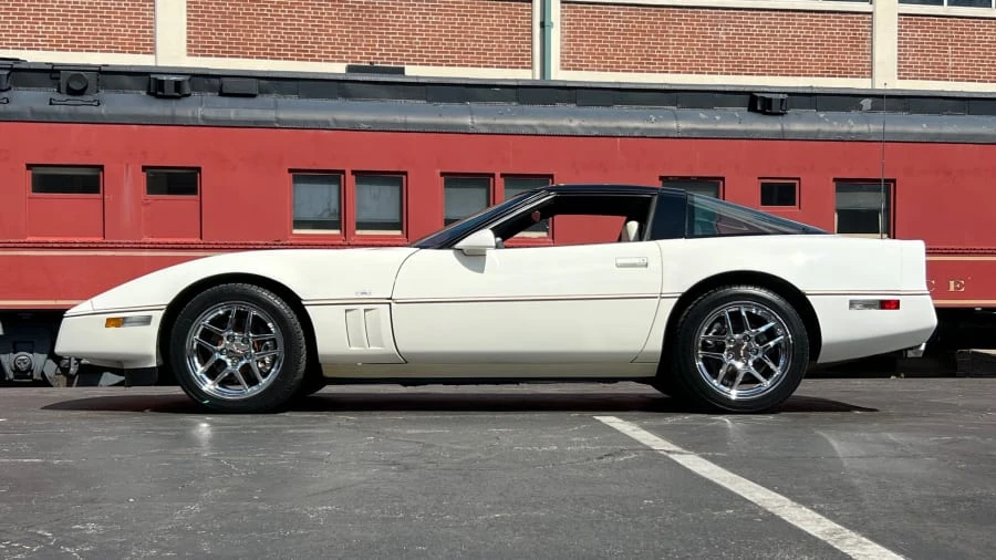 1988 Chevrolet Corvette C4 - Image 2 of 12