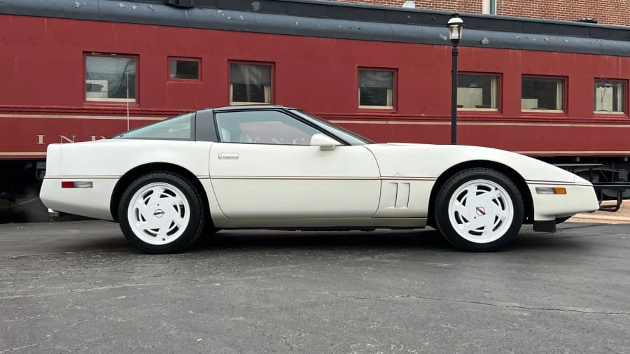 1988 Chevrolet Corvette C4 - Image 2 of 10