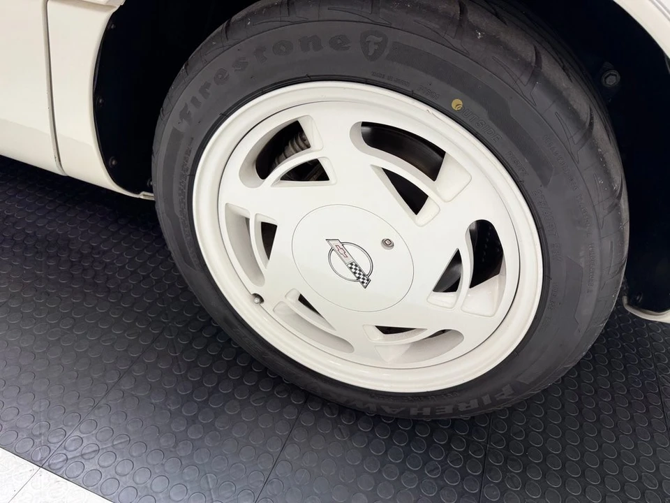1988 Chevrolet - Image 24 of 31