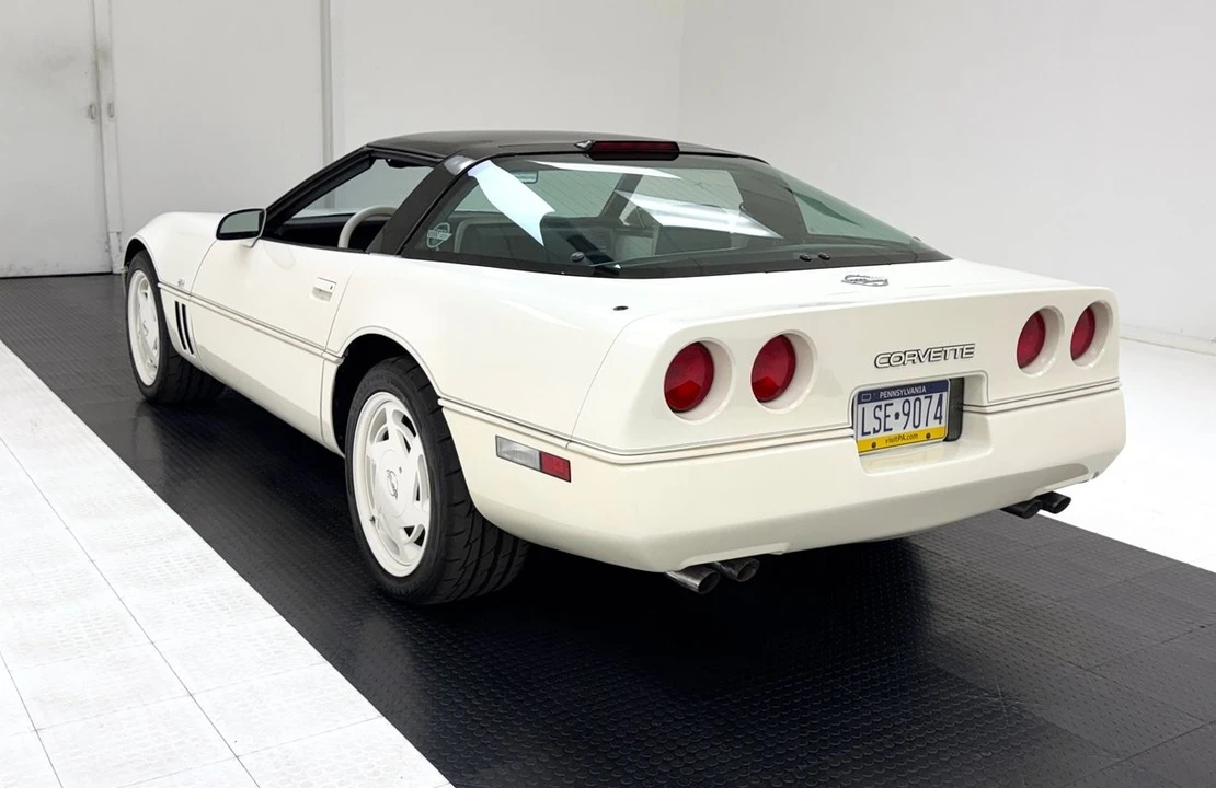 1988 Chevrolet - Image 5 of 31