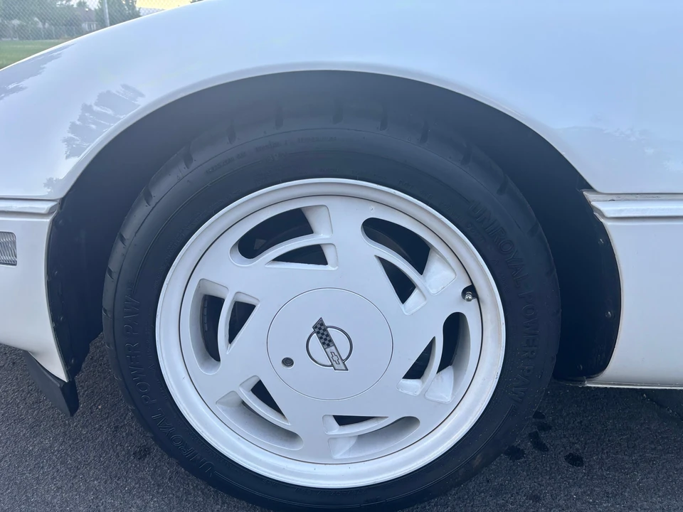 1988 Chevrolet Corvette C4 - Image 24 of 31