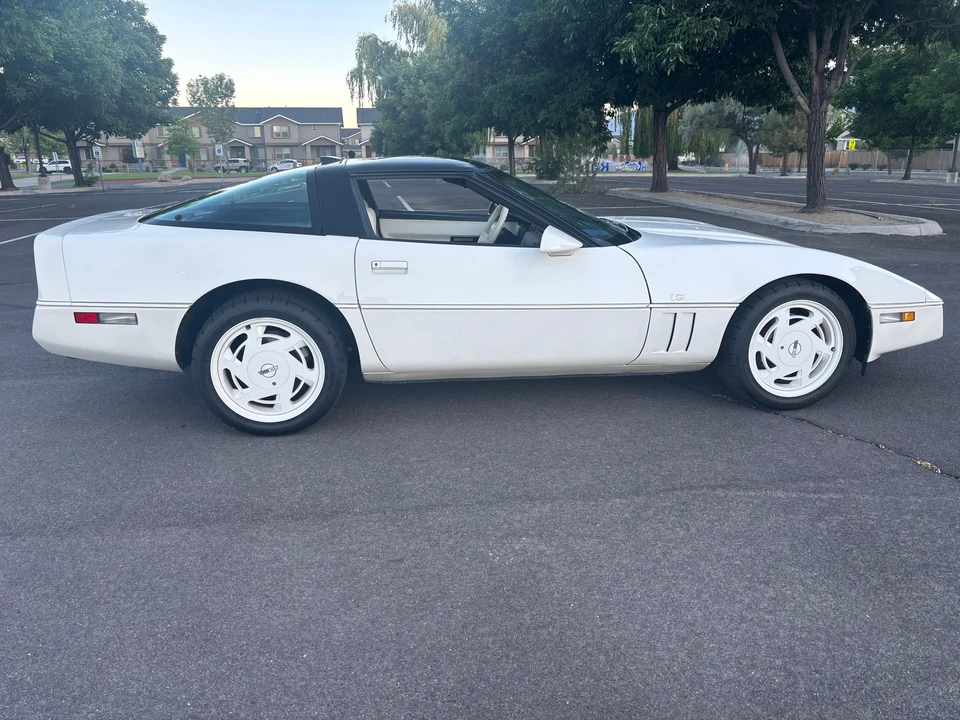 1988 Chevrolet Corvette C4 - Image 8 of 31