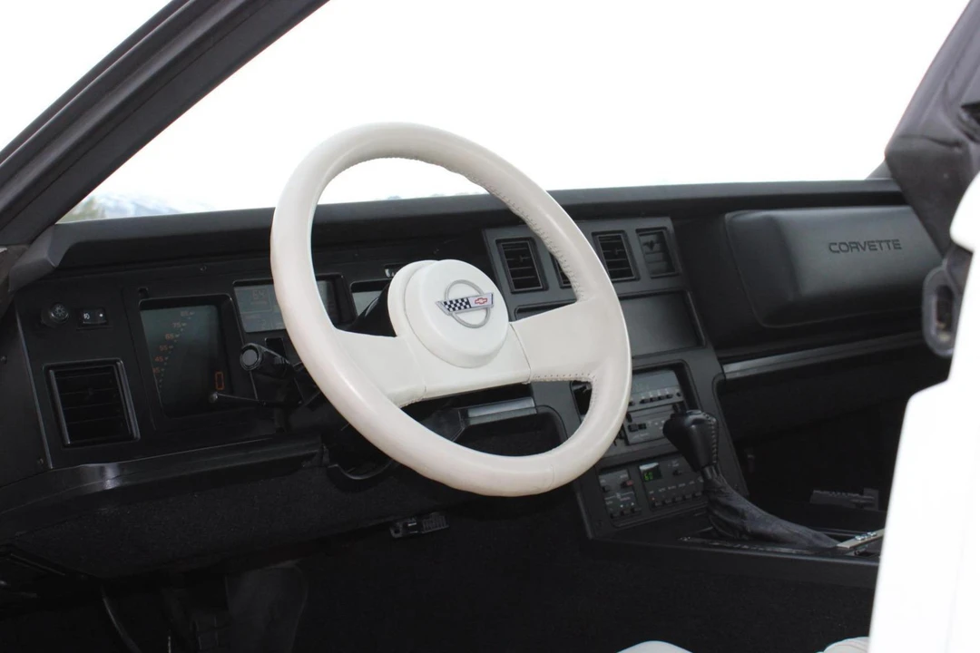 1988 Chevrolet Corvette C4 - Image 28 of 31