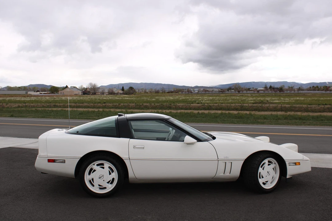 1988 Chevrolet Corvette C4 - Image 15 of 31