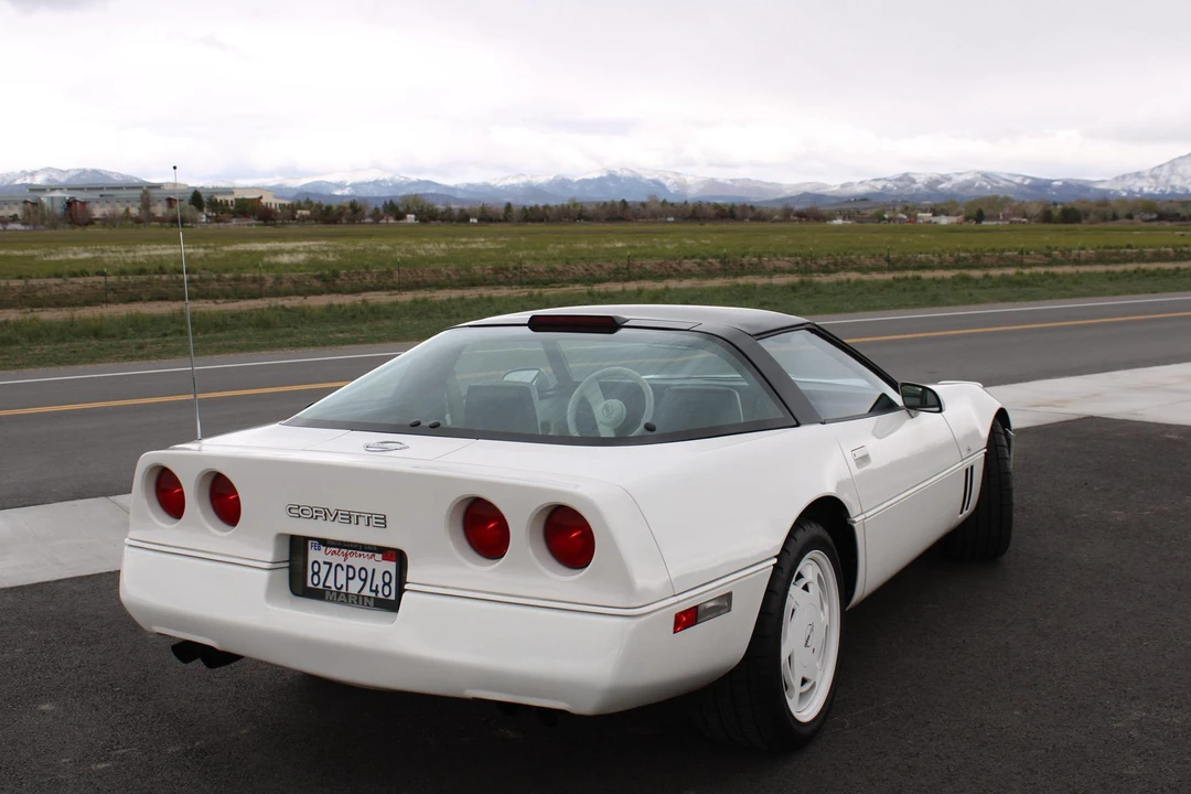 1988 Chevrolet Corvette C4 - Image 14 of 31