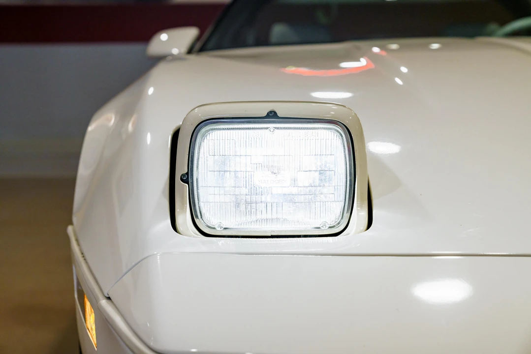 1988 Chevrolet Corvette C4 - Image 17 of 31