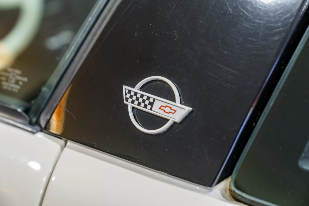 1988 Chevrolet Corvette C4 - Image 30 of 31