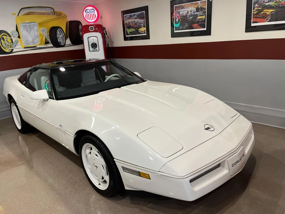 1988 Chevrolet Corvette C4 - Image 13 of 31