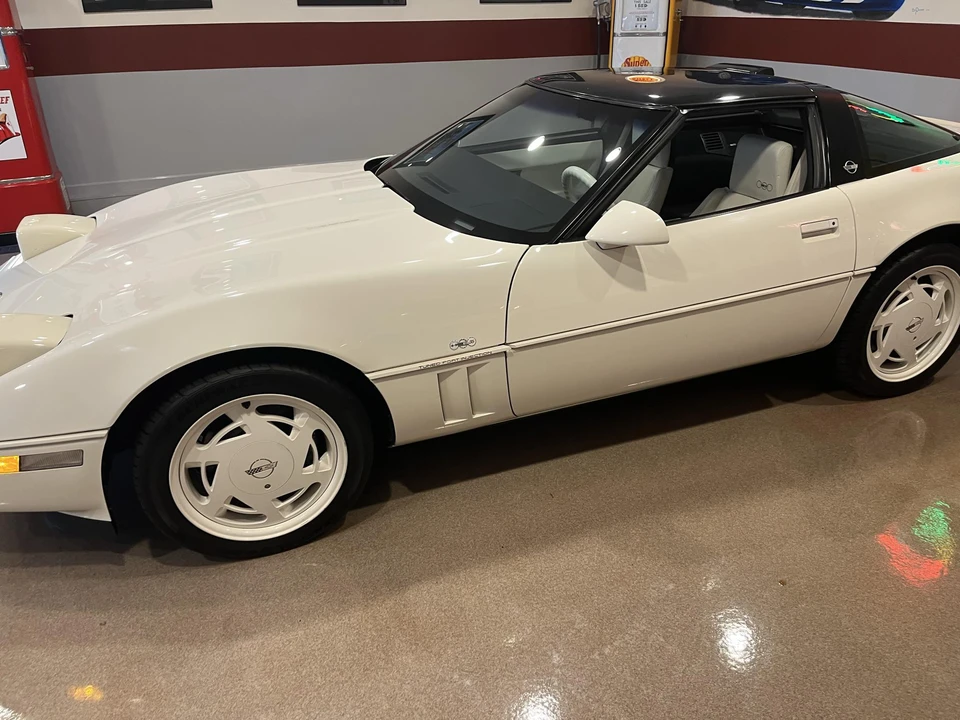 1988 Chevrolet Corvette C4 - Image 24 of 31