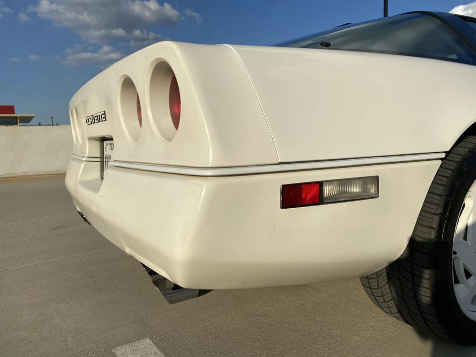 1988 Chevrolet Corvette C4 - Image 25 of 31