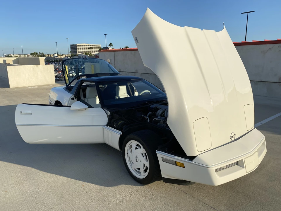 1988 Chevrolet Corvette C4 - Image 26 of 31