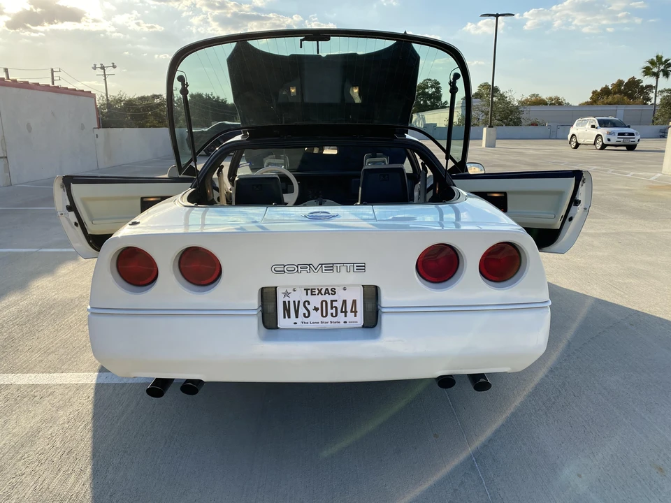 1988 Chevrolet Corvette C4 - Image 17 of 31