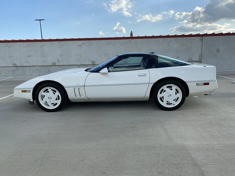 1988 Chevrolet Corvette C4 - Image 3 of 31