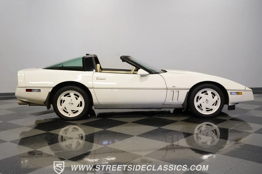 1988 Chevrolet Corvette C4 - Image 15 of 21