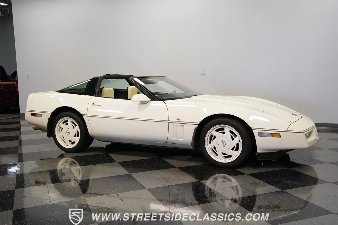 1988 Chevrolet Corvette C4 - Image 16 of 21