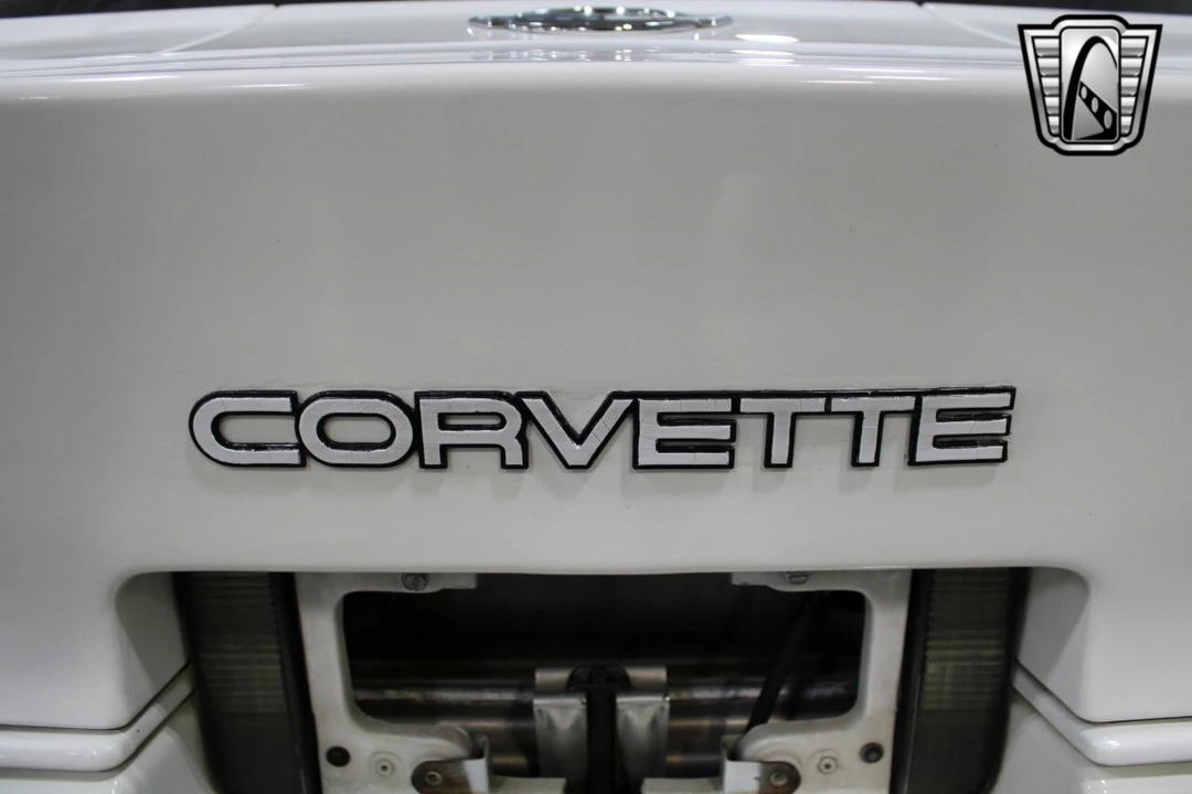 1988 Chevrolet Corvette C4 - Image 15 of 21
