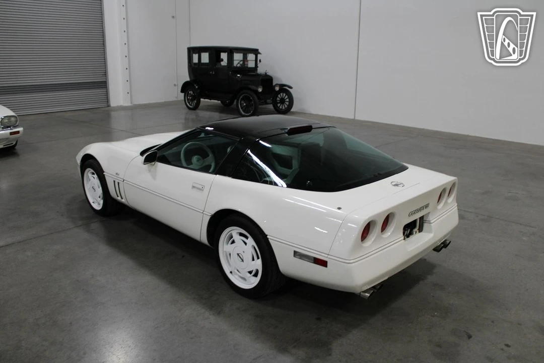 1988 Chevrolet Corvette C4 - Image 10 of 12