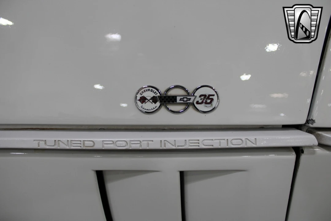 1988 Chevrolet Corvette C4 - Image 14 of 21