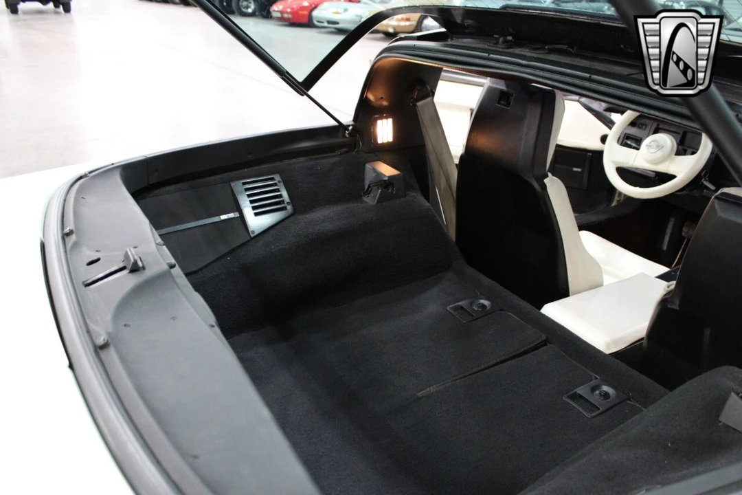 1988 Chevrolet Corvette C4 - Image 18 of 21