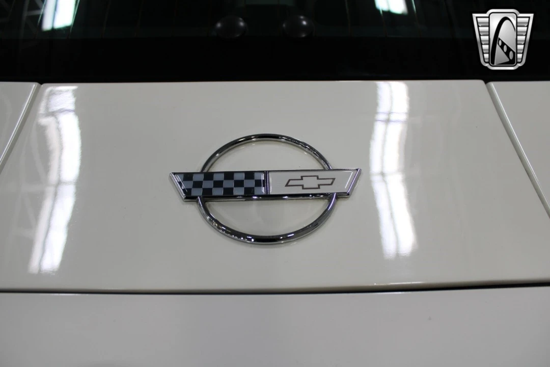 1988 Chevrolet Corvette C4 - Image 16 of 21
