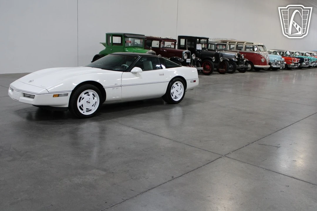 1988 Chevrolet Corvette C4 - Image 5 of 12