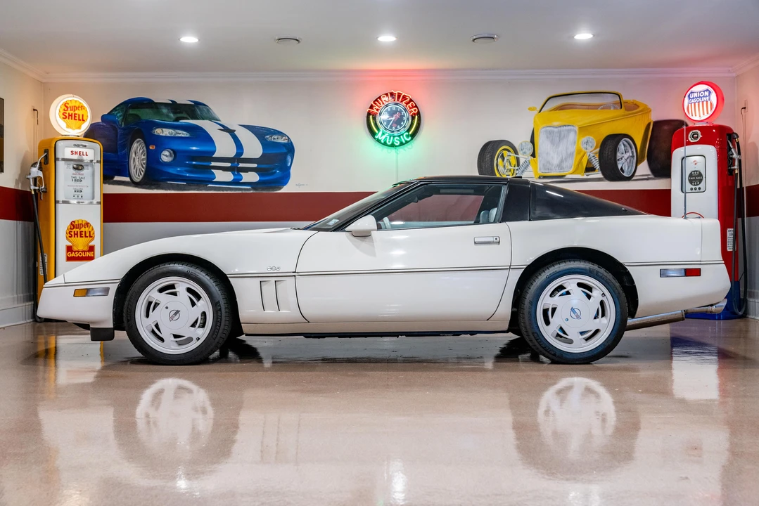 1988 Chevrolet Corvette C4 - Image 8 of 31