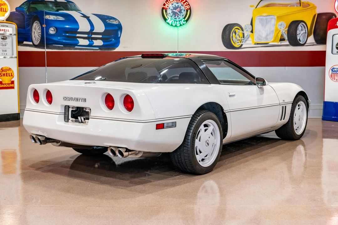1988 Chevrolet Corvette C4 - Image 14 of 31
