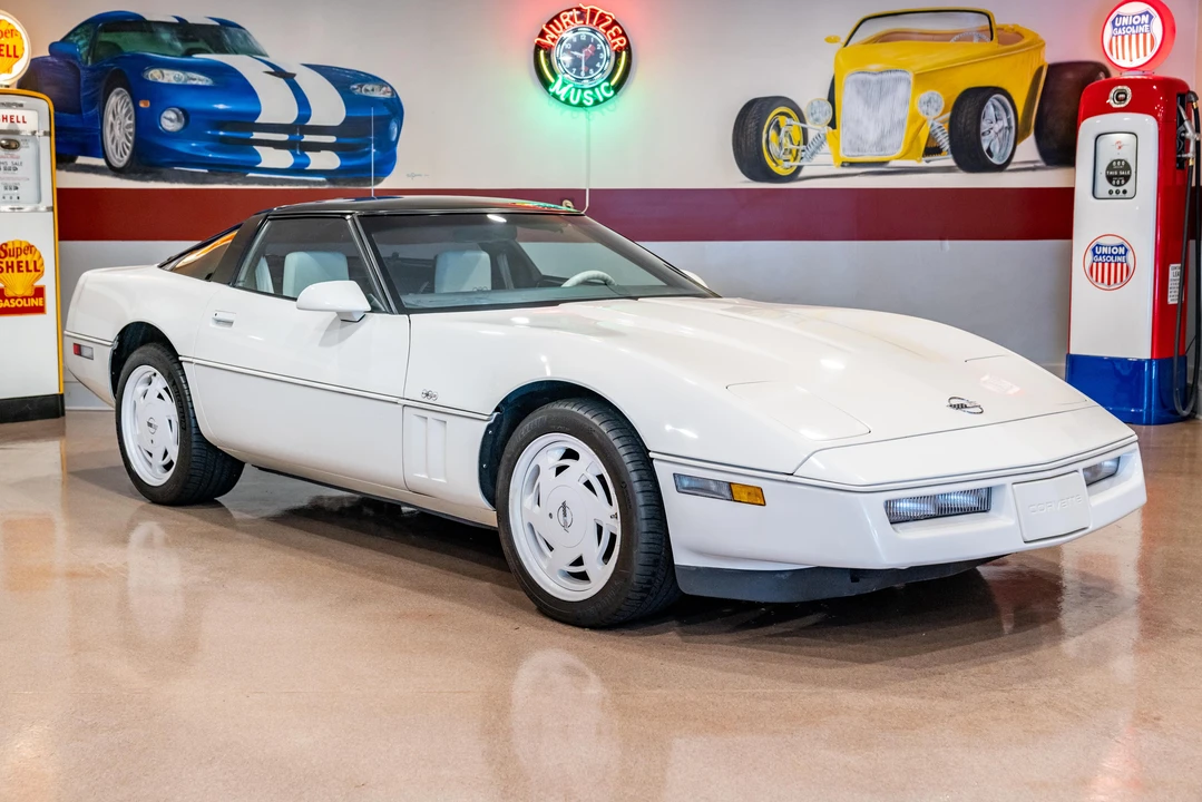 1988 Chevrolet Corvette C4 - Image 17 of 31