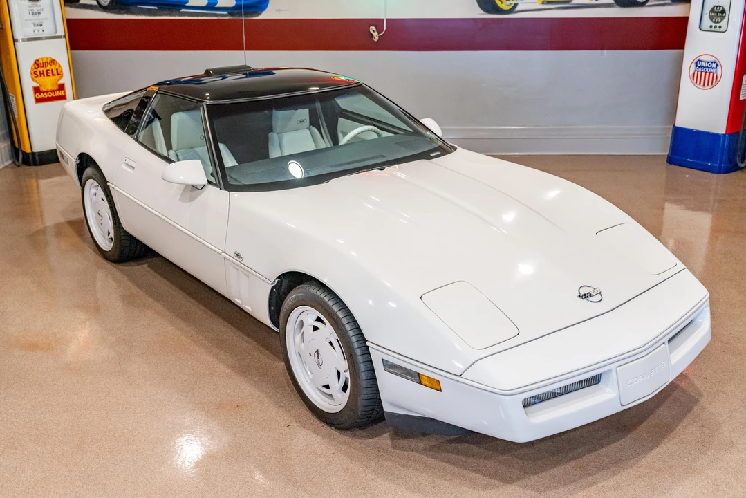 1988 Chevrolet Corvette C4 - Image 18 of 31