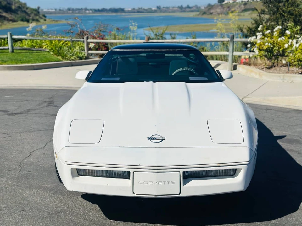 1988 Chevrolet Corvette C4 - Image 2 of 17