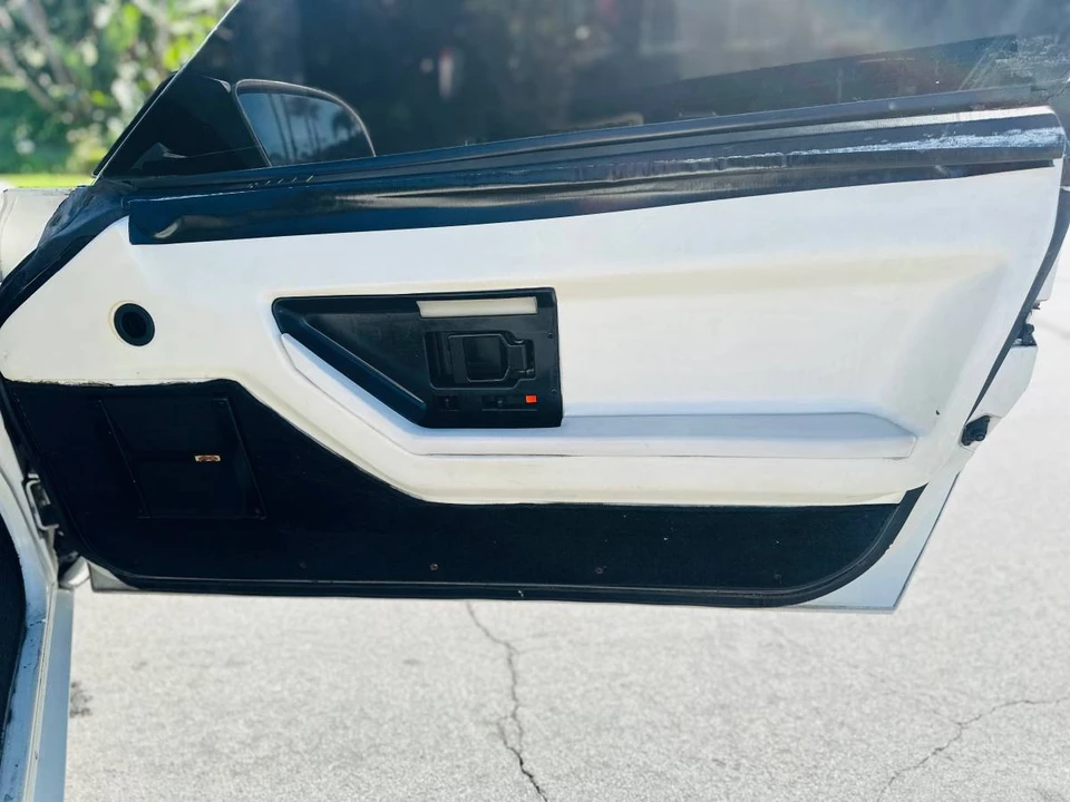 1988 Chevrolet Corvette C4 - Image 13 of 17